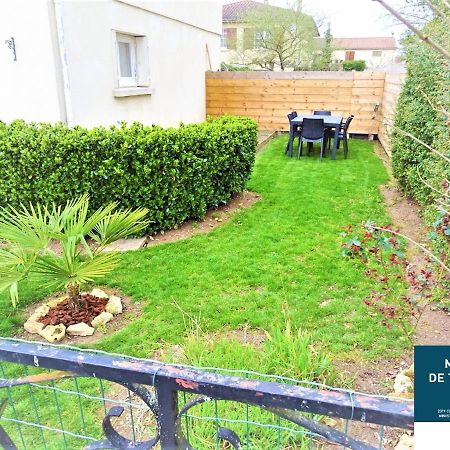 Locations Avec Jardins Privatifs Apartment Bergerac Exterior foto